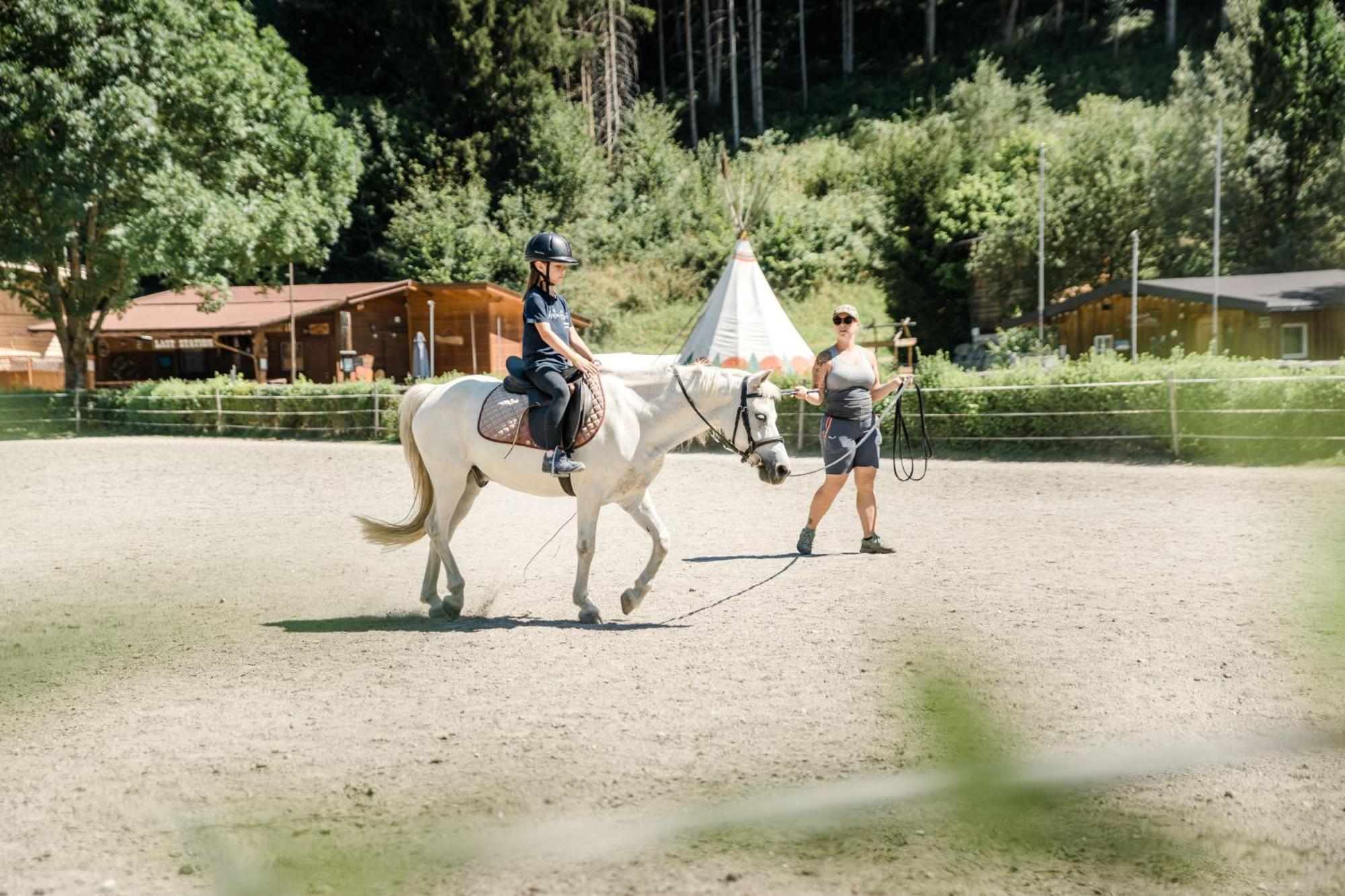 Chalet - Direkt Am 5 Sterne Campingplatz Aufenfeld Im Zillertal Mit Hallenbad Und Sauna Aschau Im Zillertal Екстериор снимка
